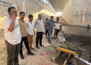 चामुंडेरी रेलवे अंडर ब्रिज में कार्य प्रगति पर, इंजीनियरों और प्रसासक ने किया निरीक्षण