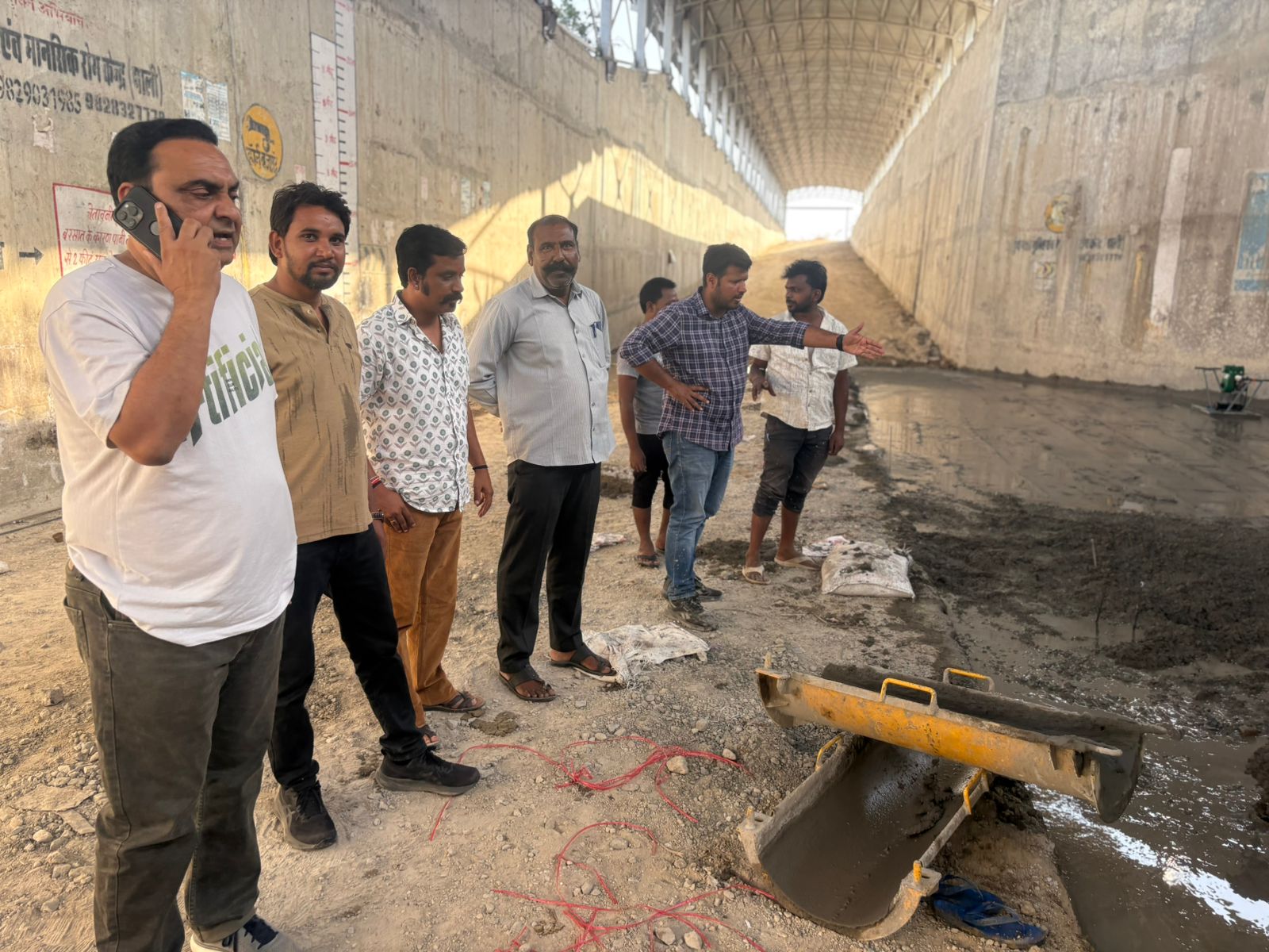 चामुंडेरी रेलवे अंडर ब्रिज में कार्य प्रगति पर, इंजीनियरों और प्रसासक ने किया निरीक्षण
