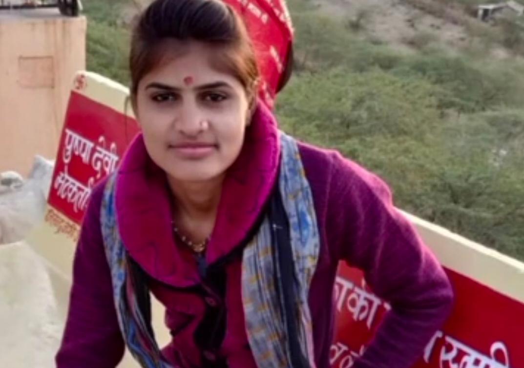 टीचर को कॉल कर फंदे पर लटकी युवतीः भाई बोला-दोनों 3 माह से साथ में रह रहे थे; गांव से लौट नहीं रहा था