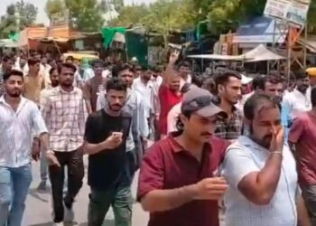 आहोर में दो पक्षों में विवाद- बाजार बंद, निकाली रैली: सर्व समाज ने एसडीएम से की निष्पक्ष जांच की मांग; दो गाड़ियों की टक्कर के बाद बढ़ा तनाव