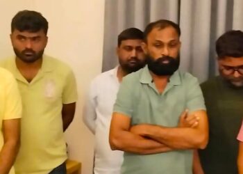 आबुरोड-होटल में छापा मारा, जुआ खेलते 14 गिरफ्तारः4.17 लाख रुपए जब्त, रीको थाना पुलिस की कार्रवाई