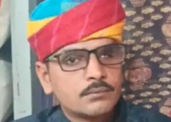 किराना व्यापारी ने किया सुसाइड: पत्नी और दोनों बच्चे गांव गए थे, पीछे से फंदा लगाया