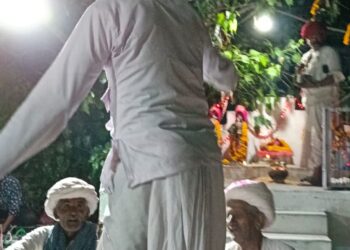 बड़गांव शिवगंज मामाजी भजन संध्या की प्रस्तुति दी