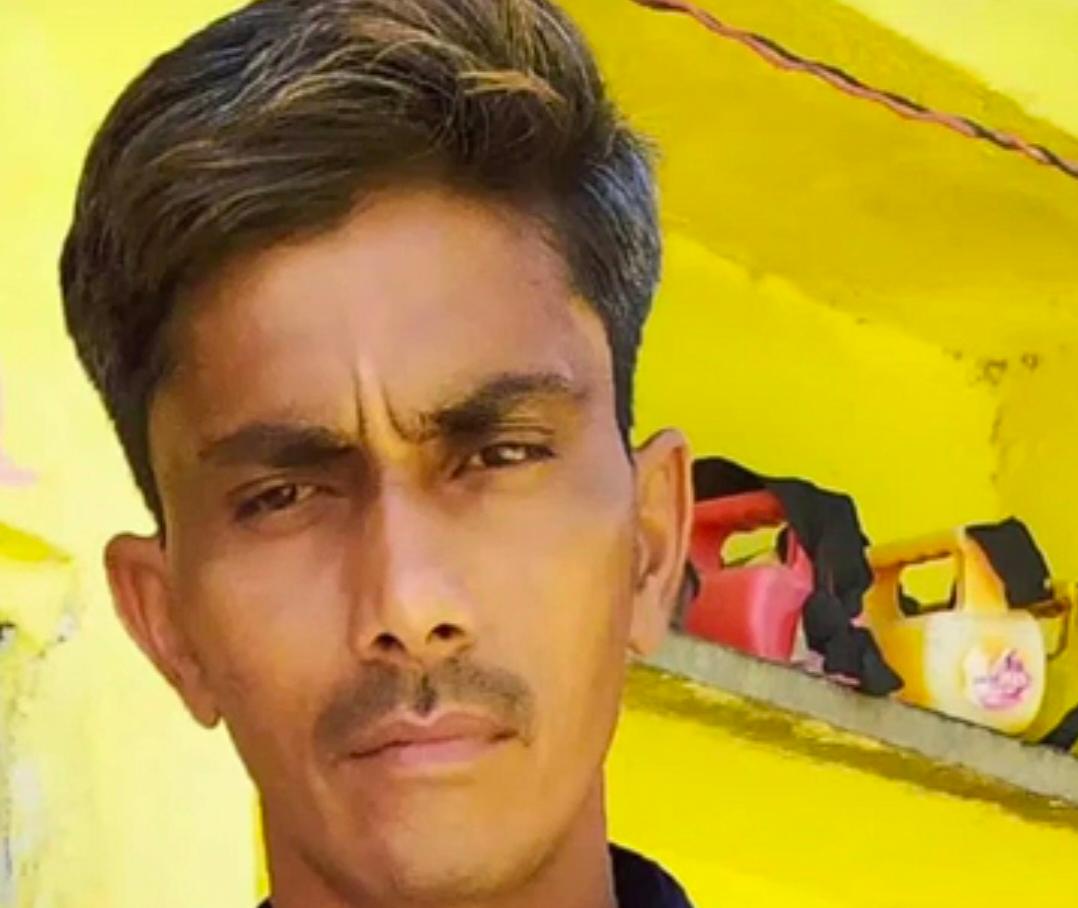 मंडला के पास खेत में मिला रानी गाव के युवक का शवः मां बोली-बाइक पर ले गए दे दो युवक, घर नहीं लौटा तो पुलिस के पास पहुंची