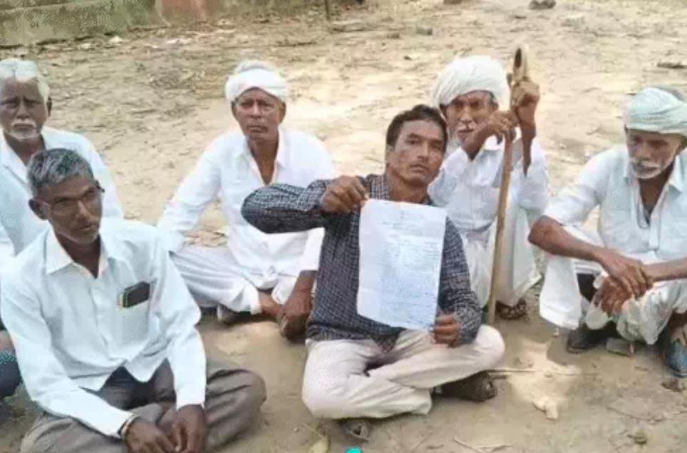 मृत्युभोज में घी के मालपुए नहीं बनवाने पर हुक्का-पानी बंद: 43 परिवारों को दुकानों से राशन नहीं मिल रहा, कुएं से पानी नहीं दे रहे
