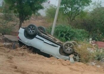 जनापुर सर्कल के पास तेज रफ्तार कार पलटी: एक युवक गंभीर घायल, चार को मामूली चोटें आईं