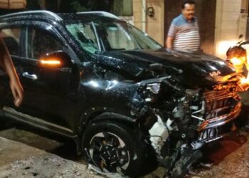 पाली- कार-पिकअप की टक्करः घायल कार सवार हायर सेंटर रेफर, पीडब्ल्यूडी रोड पर हुआ हादसा