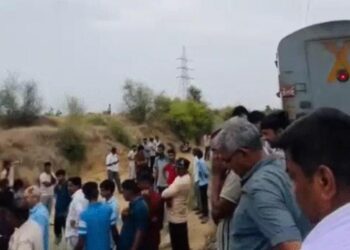 ट्रेन की चपेट में आने से सेवड़ी के कृष्ण देवासी का सिर कटकर अलग गिराः शरीर और सिर अलग होकर ट्रैक पर पड़े