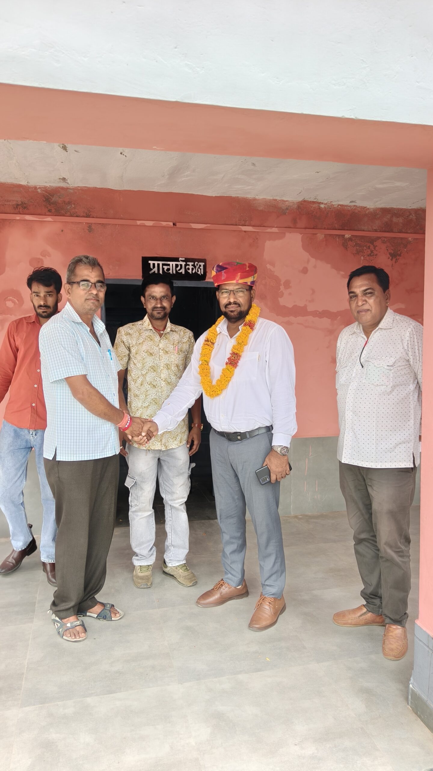 बीजापुर विघालय का ब्लॉक मुख्य शिक्षा अधिकारी ने किया निरीक्षण