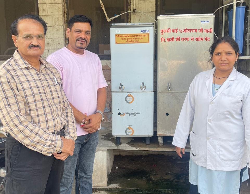 बाली-आओ गांव चले अभियान’ को मिला जनसहयोग, जिला चिकित्सालय को भेंट की गई स्वास्थ्य सामग्री