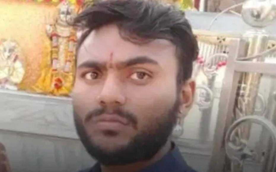नहर में मिला युवक का शवः एक दिन पहले गिरा था, कई घंटों की मशक्कत के बाद बाहर निकाला