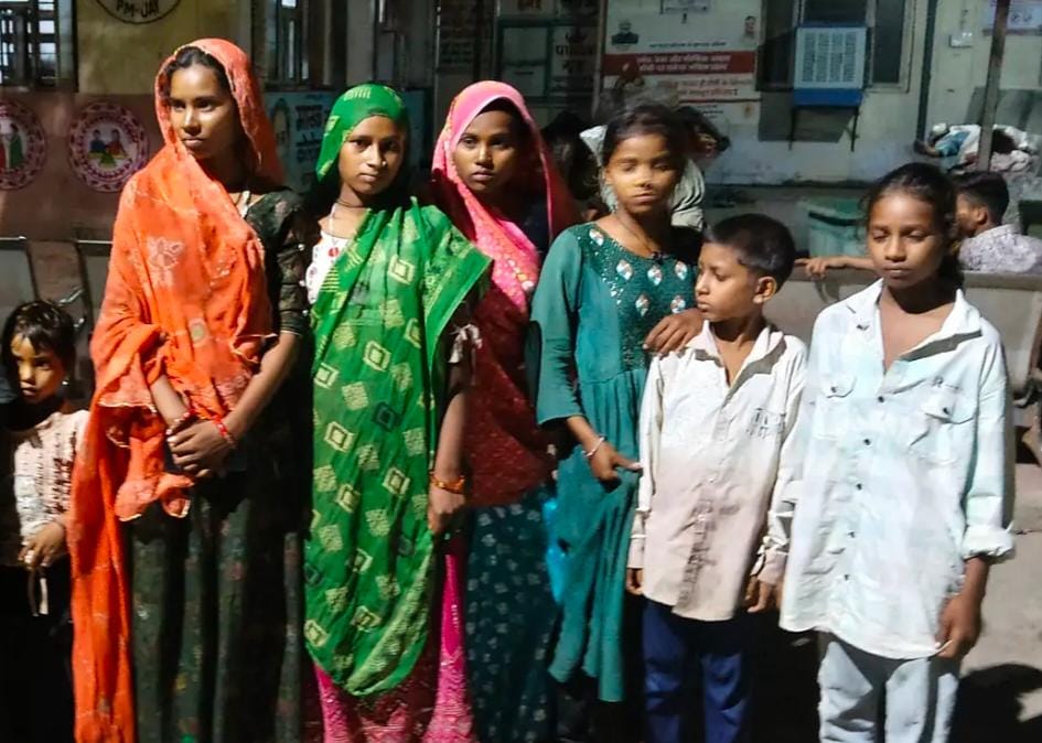 पुरानी हत्या की रंजिश में तीन परिवारों पर हमलाः घर की लाइट काटकर अंदर घुसे, मारपीट की; तोड़फोड़ कर सामान लूट ले गए आरोपी
