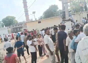 पावा के पावेश्वर महादेव मंदिर में चोरी का मामला,मंदिर के पीछे जाव में सामान मिलने की सूचना,पुलिस पहुंची,ग्रामीण हुए एकत्रित