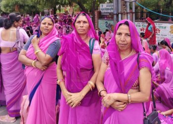 बाली उपखण्ड की आंगनवाड़ी कार्यकर्ता सहायिकाए पहुंची पाली, जिला कलेक्टर को देगी ज्ञापन