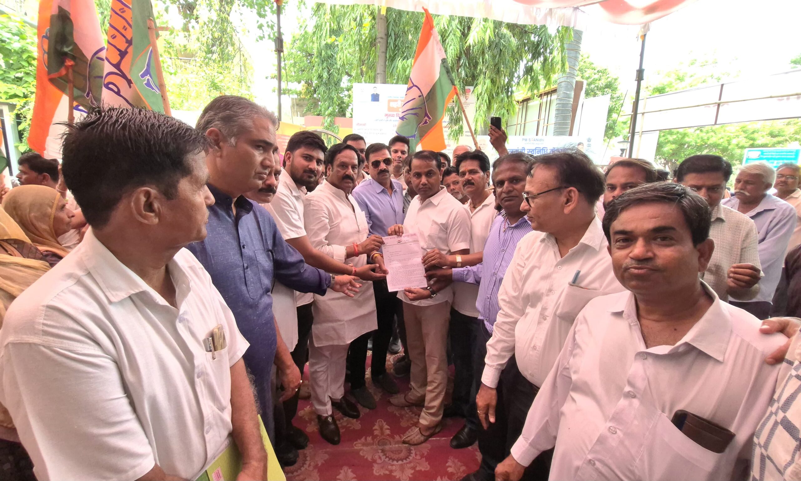 सुमेरपुर की मुख्य समस्याओं का शीघ्र निराकरण करके आम नागरिकों को राहत दिलाए- ब्लॉक कांग्रेस कमेटी