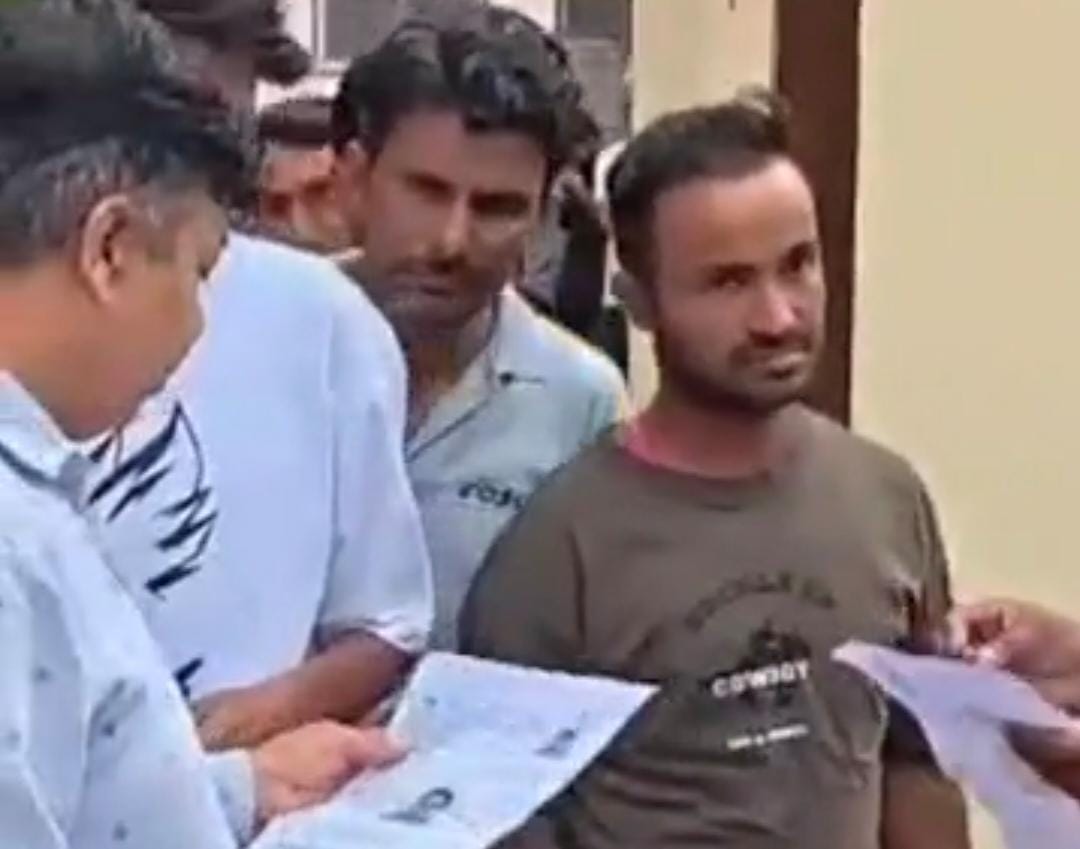 पाली-टीचर भर्ती एग्जाम में मन्नत धागे और हेयर-बकल तक उतरवाएः अभ्यर्थियों को कड़ी जांच के बाद सेंटर्स में मिली एंट्री