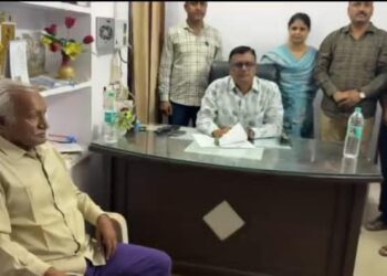 पाली-एसीबी टीम ने पट्टा बनाने के लिए&nbsp; 25 हजार लेने का आरोपी को पकड़ा