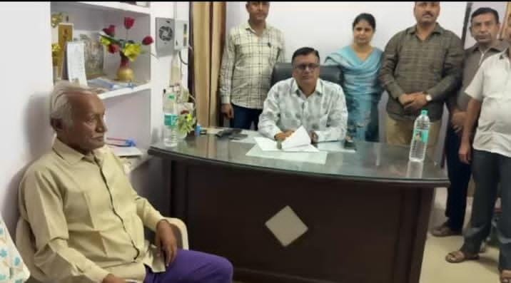 पाली-एसीबी टीम ने पट्टा बनाने के लिए&nbsp; 25 हजार लेने का आरोपी को पकड़ा