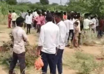 सायला-घर से निकला युवक 20 घंटे बाद फंदे पर मिलाः बबूल की झाड़ियों पर 4 फीट ऊंचा फंदा; परिजन को मर्डर का शक