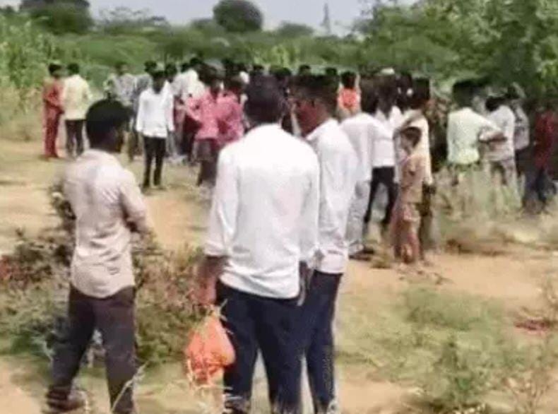 सायला-घर से निकला युवक 20 घंटे बाद फंदे पर मिलाः बबूल की झाड़ियों पर 4 फीट ऊंचा फंदा; परिजन को मर्डर का शक