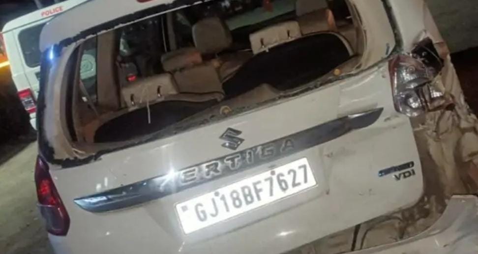 पाली-होटल में टैंकर घुसने से एक की मौत एक युवक गंभीर घायल, कई वाहन क्षतिग्रस्त