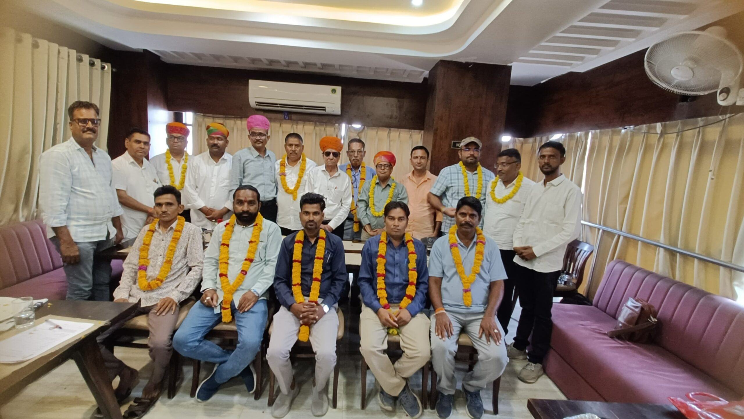 सुमेरपुर में IFWJ उपखंड कार्यकारिणी का विस्तार,नवनियुक्त पदाधिकारियों का माल्यार्पण व राजस्थानी साफा पहनाकर किया सम्मान