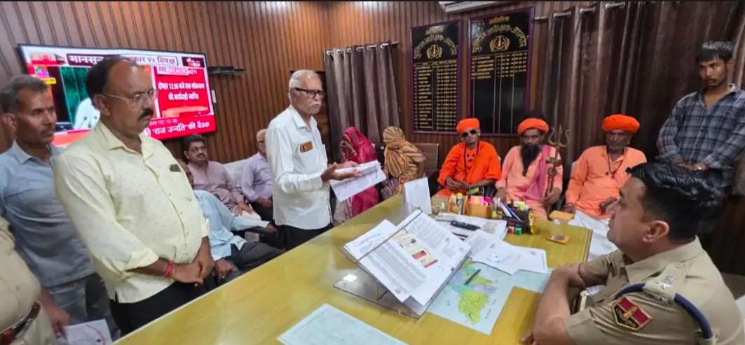 जालोर में संत बोले- आरोपी नहीं पकड़े तो लेंगे समाधिः मंदिर में तोड़फोड़ करने वालों पर कार्रवाई की मांग, सौंपा ज्ञापन