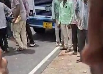 रोडवेज बस में पीछे से घुसी कार, 3 की मौतः बस के ब्रेक लगाने से हादसा होने का अंदेशा, जोधपुर जा रहे थे