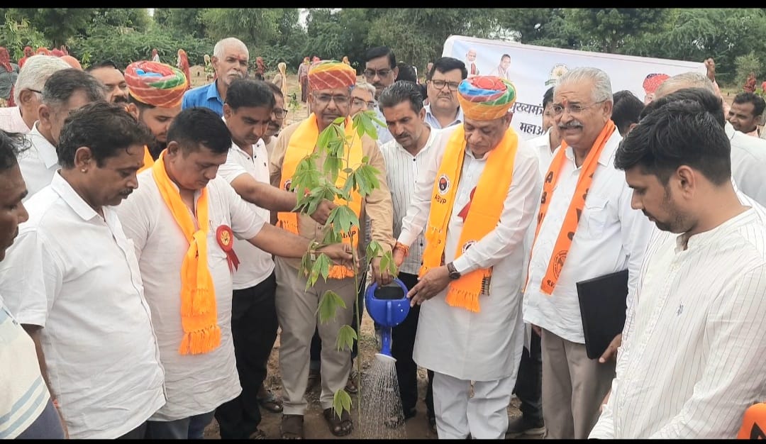 तखतगढ मे मंत्री कुमावत ने 2 करोड़ की लागत से भव्य प्रवेश द्वार का भूमि पूजन के साथ किया शिलान्यास