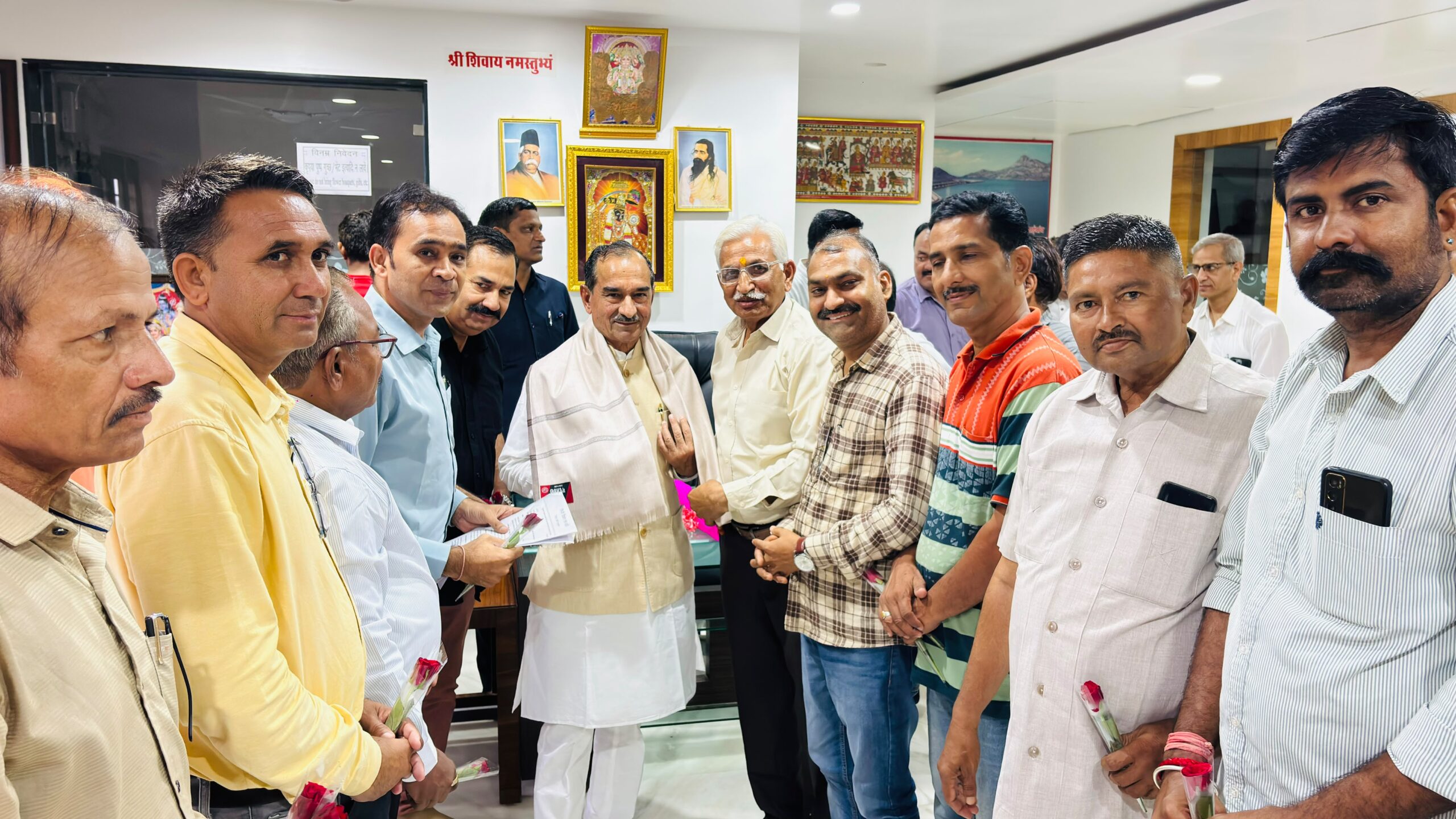 निजी स्कूलों की 4 मांगों को लेकर सौंपा ज्ञापन, प्रदेश अध्यक्ष ने दिया समाधान का आश्वासन