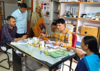 बाली-बीसीएमओ ने खुद की हाई रिस्क गर्भवती महिला के स्वास्थ की जांच, समय पर उपचार से गर्भवती की स्थिति में हुआ बड़ा सुधार, फिर भी हायर सेंटर रेफर कर करवाएगे स्वास्थ जांच