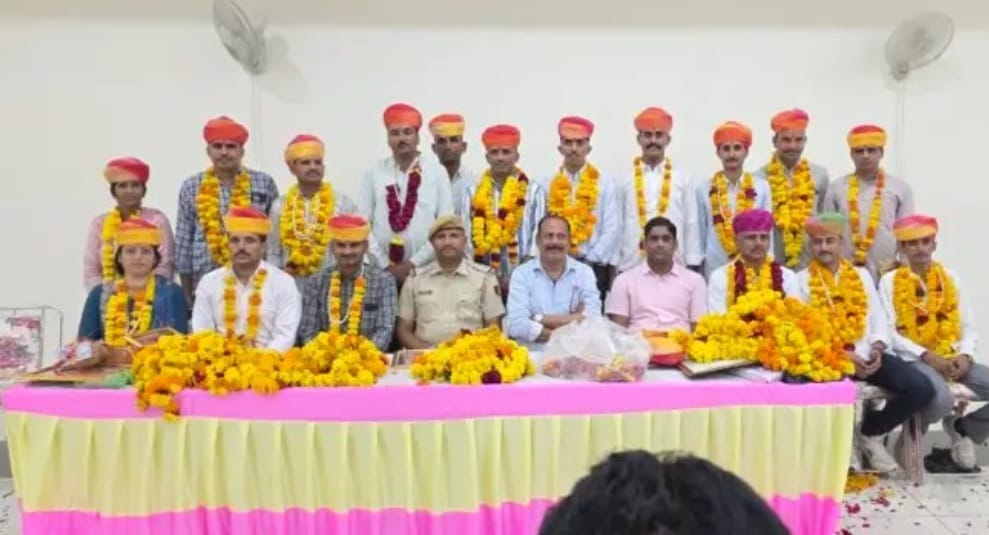 तखतगढ़ थाने मे सेवारत 25 पुलिस कर्मियों के स्थानांतरित होने पर नागरिकों ने धूमधाम से किया सम्मान
