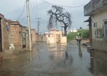 पहली बारिश में काछोली गांव की नालियां जाम, सफाई केवल कागजों में,धरातल पर व्यवस्था फेल*