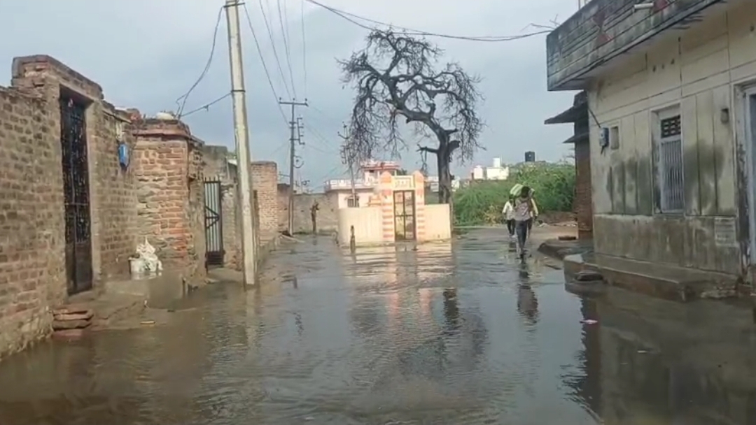 पहली बारिश में काछोली गांव की नालियां जाम, सफाई केवल कागजों में,धरातल पर व्यवस्था फेल*