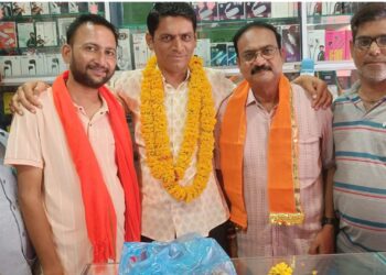 रानी-पूर्व अध्यक्ष बाबूलाल भाटी का जन्मदिवस मनाया, हितेष गुप्ता के पुनः अध्यक्ष बनने पर किया सम्मान