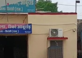 आबूरोड-ट्रेन की चपेट में आए दो युवको की मौतः एक का सिर-पैर कटकर अलग हुआ; ट्रैक पार करते समय हादसा