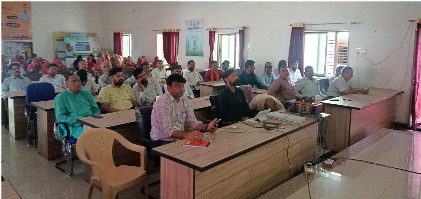 रानी पंचायत समिति सभागार में प्रधानमंत्री नरेंद्र मोदी के कार्यक्रम का हुआ सीधा प्रसारण