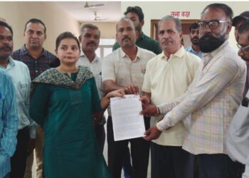 निजी शिक्षण संघ रानी ब्लॉक ने मुख्यमंत्री के नाम सौंपा ज्ञापन, ‘राजा शाला संबलन’ आदेश वापस लेने की मांग