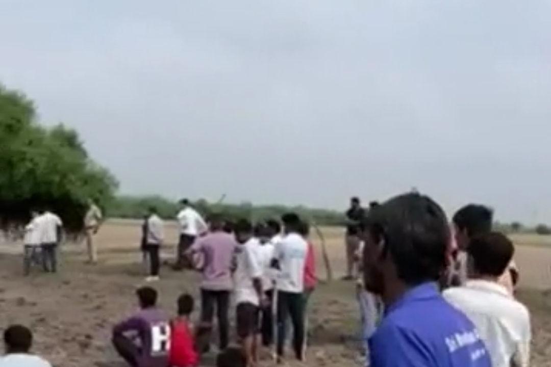 बाडाई- पेड़ से लटका मिला 7 दिन पुराना शवःहाथ-पैर के पंजे जानवरों ने नोचे, पहचान के प्रयास जारी