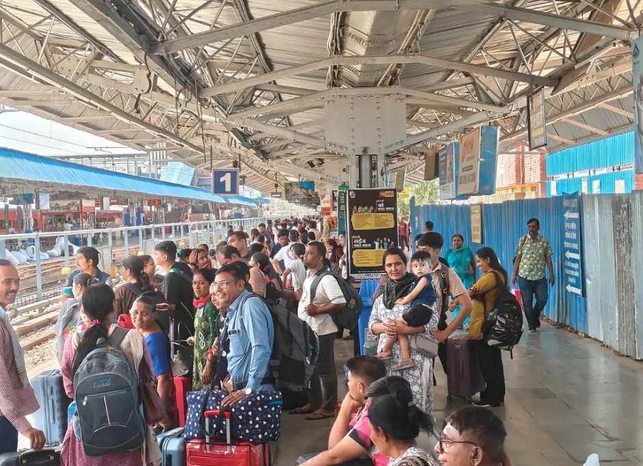 ट्रेन में एक्स्ट्रा लगेज के रेलवे वसूलेगा 6 गुना चार्जः वजन के आधार पर तय होगा; ज्यादा सामान ले जा रहे हैं तो बुक करें ब्रेक वैन
