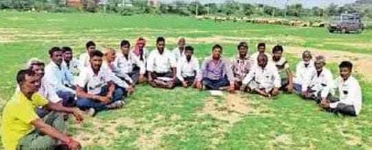 वीरवाड़ा में भील समाज की बैठक, सीताराम भील निर्विरोध अध्यक्ष बने