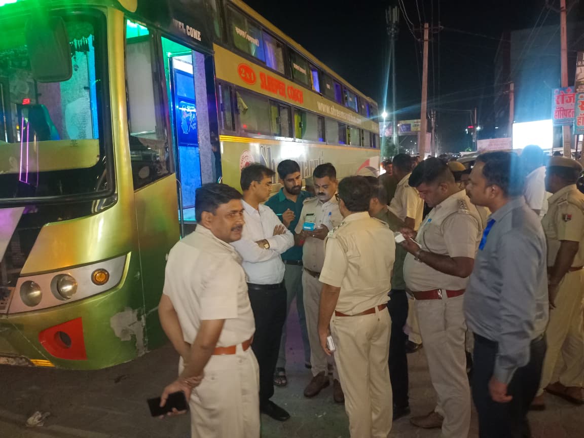 सुरक्षा मानकों की अवहेलना पर लग्जरी एवं स्लीपर बसों के विरुद्ध सख्त कार्रवाई