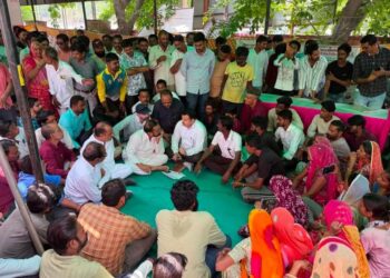 सिरोही में सफाई कर्मचारियों की हड़ताल खत्म:पूर्व विधायक लोढ़ा के हस्तक्षेप के बाद सोमवार तक भुगतान का आश्वासन
