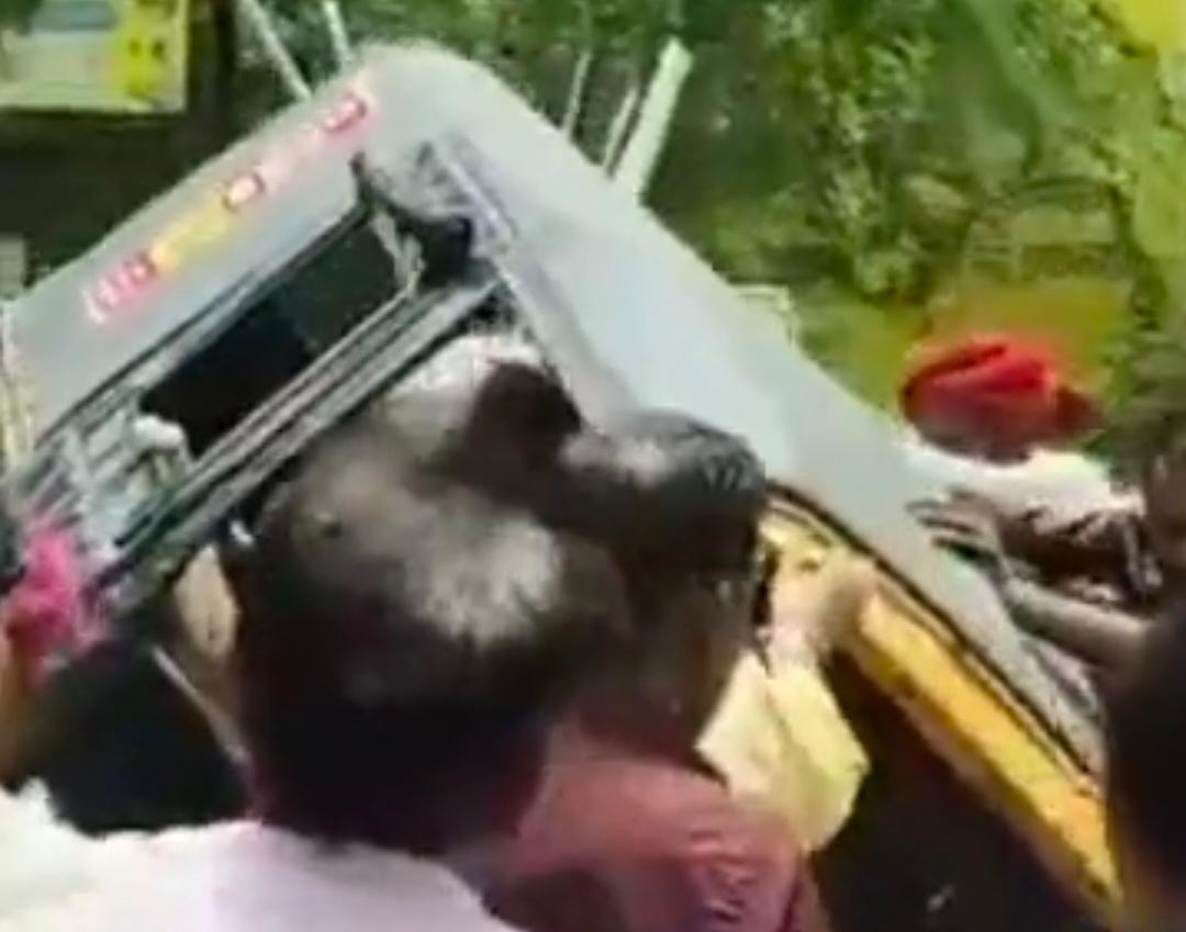 जावाल में बाइक को बचाने के चक्कर में ऑटो पलटाः हादसे में 7 लोग घायल, गंभीर हालत में 2 को किया रेफर