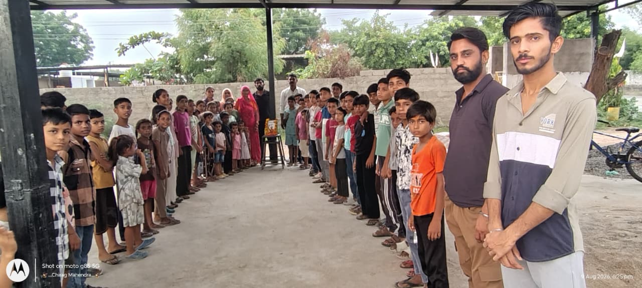 फालना में इंदिरा कॉलोनी आज 9 अगस्त आदिवासी दिवस पर बच्चों को महानायकों के संघर्ष की जानकारी दी