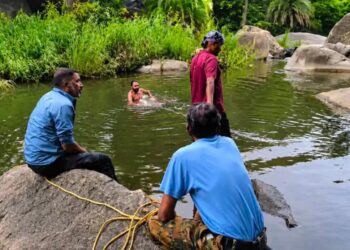 सेल्फी लेने के चक्कर में नाले में डूबा पर्यटक