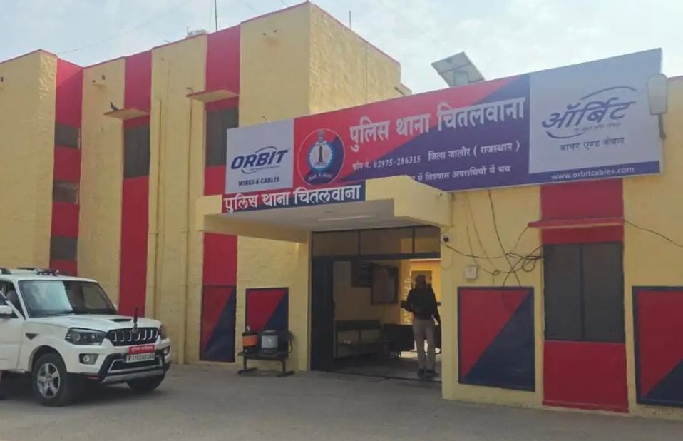 चितलवाना पुलिस ने 30 लाख की चोरी का किया खुलासाः तीन आरोपी गिरफ्तार, दिन में घरों की रेकी करते थे आरोपी