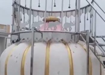 बलाना मे रामदेव जी मंदिर से अज्ञात चोर सोने का कलश उखाड ले भागे, पुलिस सीसीटीवी फुटेज खंगालने मे जुटी