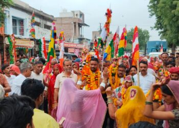 साण्डेराव से रामदेवरा दर्शन को 551 पैदल यात्रियों का संघ गाजे बाजे के साथ हुआ रवाना