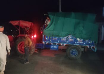 बीजापुर मे यात्रियों से भरी टेक्टर टोली की चपेट में आने से बाइक सवार घायल, हालत गभीर